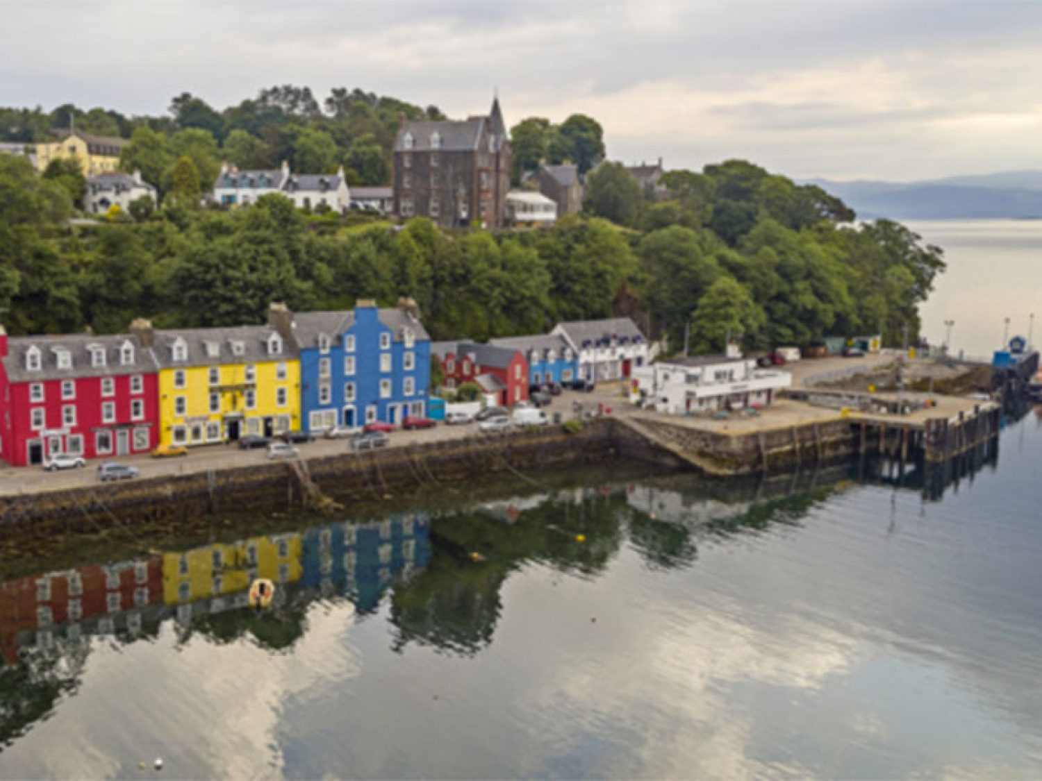 The picturesque harbour in Tobermory, Scotland.