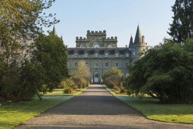 Zoom-Motohome-hire-Inveraray-Castle