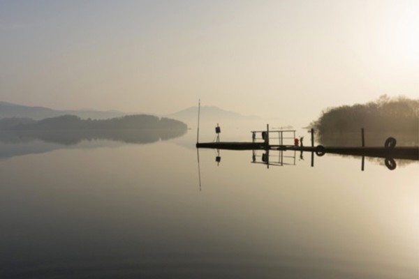 Zoom-Campervan-hire-View-of-Loch-Lomond-from-Luss