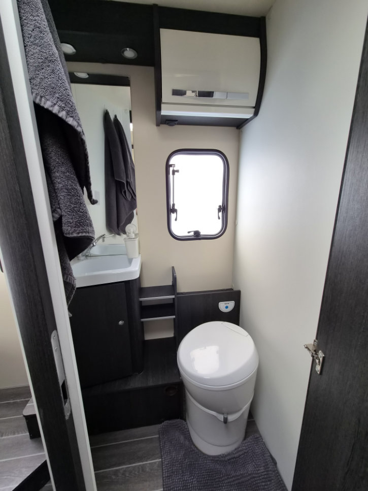 Zefiro 696 Separate WC
